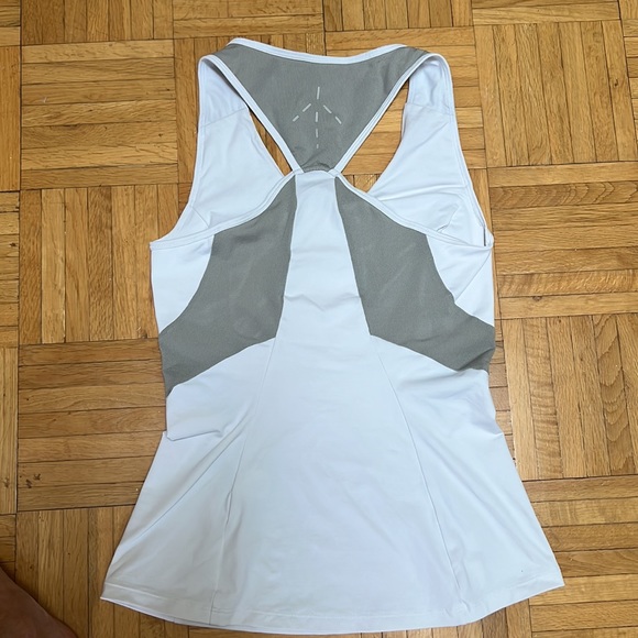 ASICS top, size XS - Picture 5 of 10